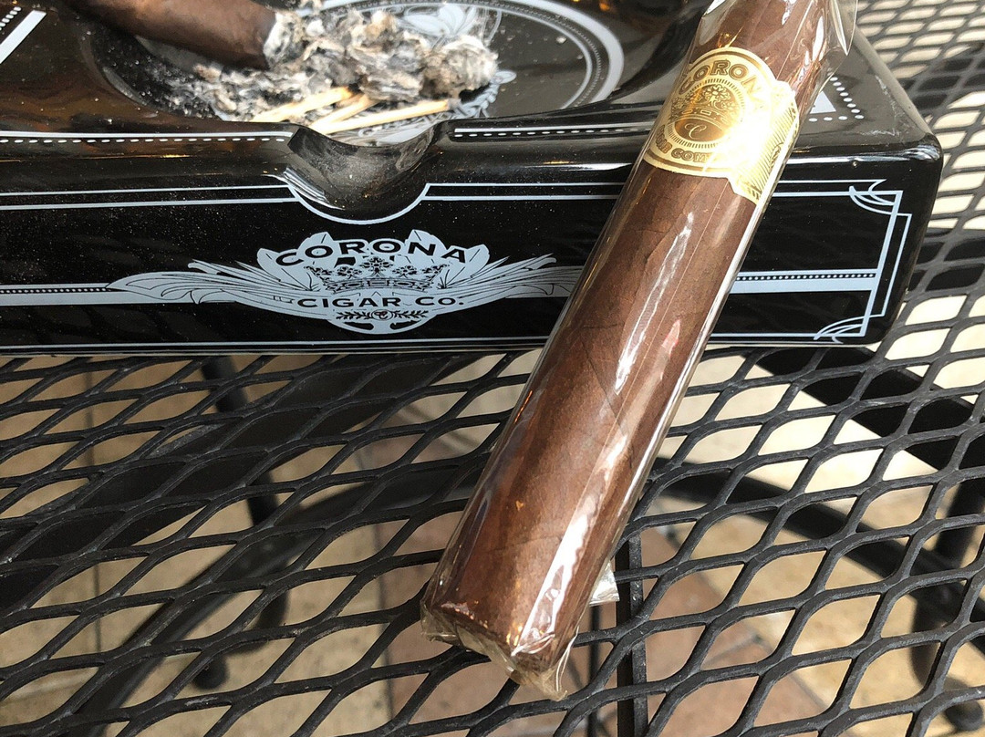 Corona Cigar Company & Diamond Crown Cigar景点图片