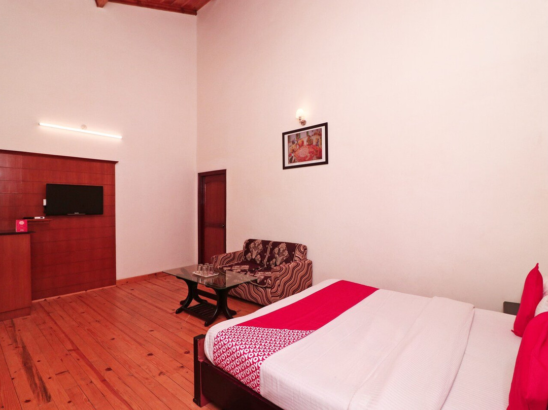 OYO 15171 Shri Shail Inn主图