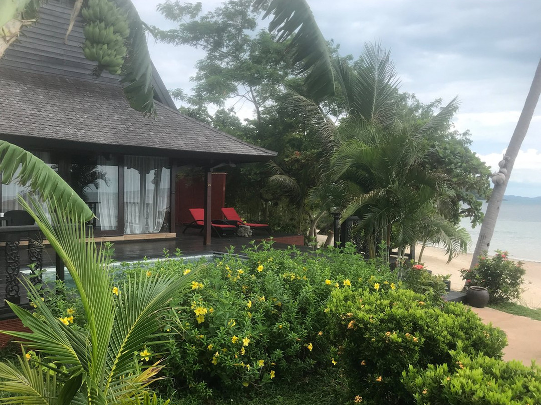 帕岸岛库普库普海滩别墅度假村主图