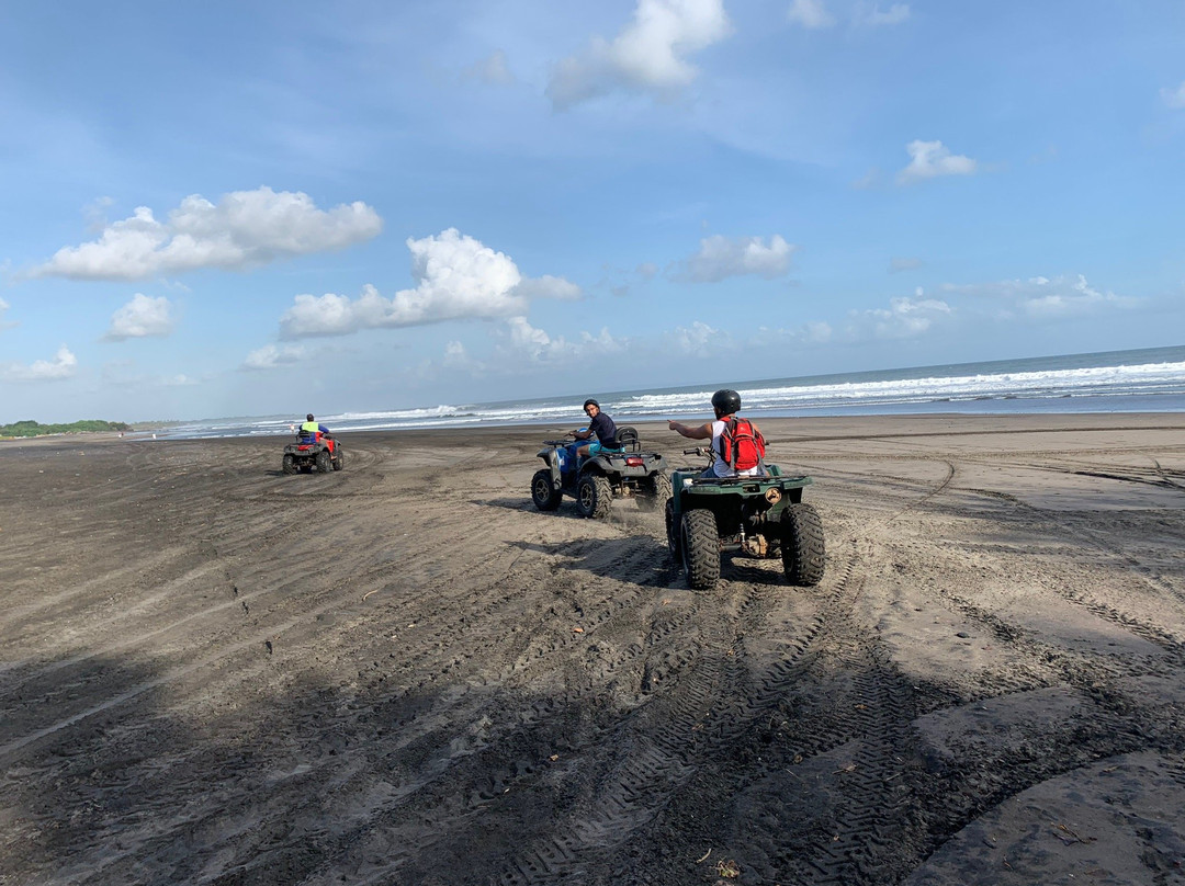 巴厘岛骑马游沙滩景点图片