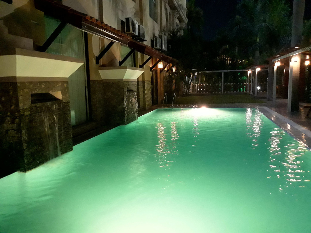 阿亚尔瓦蒂河景酒店主图