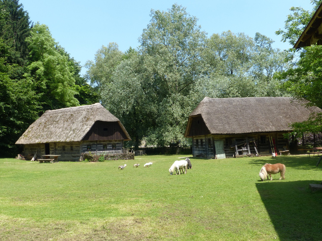 Open Air Museum Pleterje-Sentjernej必去景点