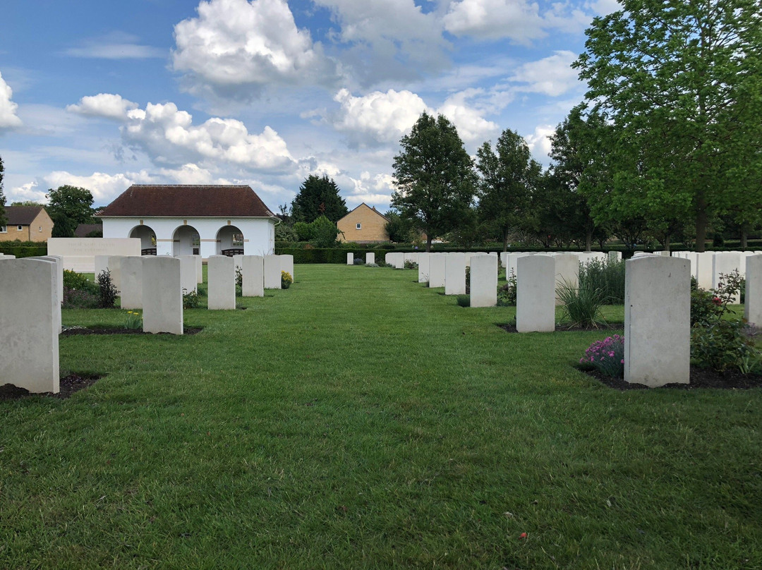 Cambridge City Cemetery景点图片