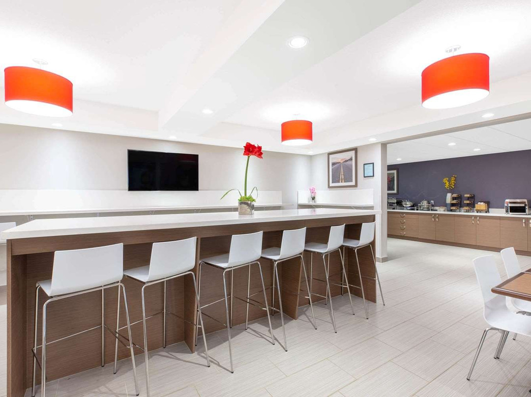 Microtel Inn & Suites by Wyndham Fort McMurray主图