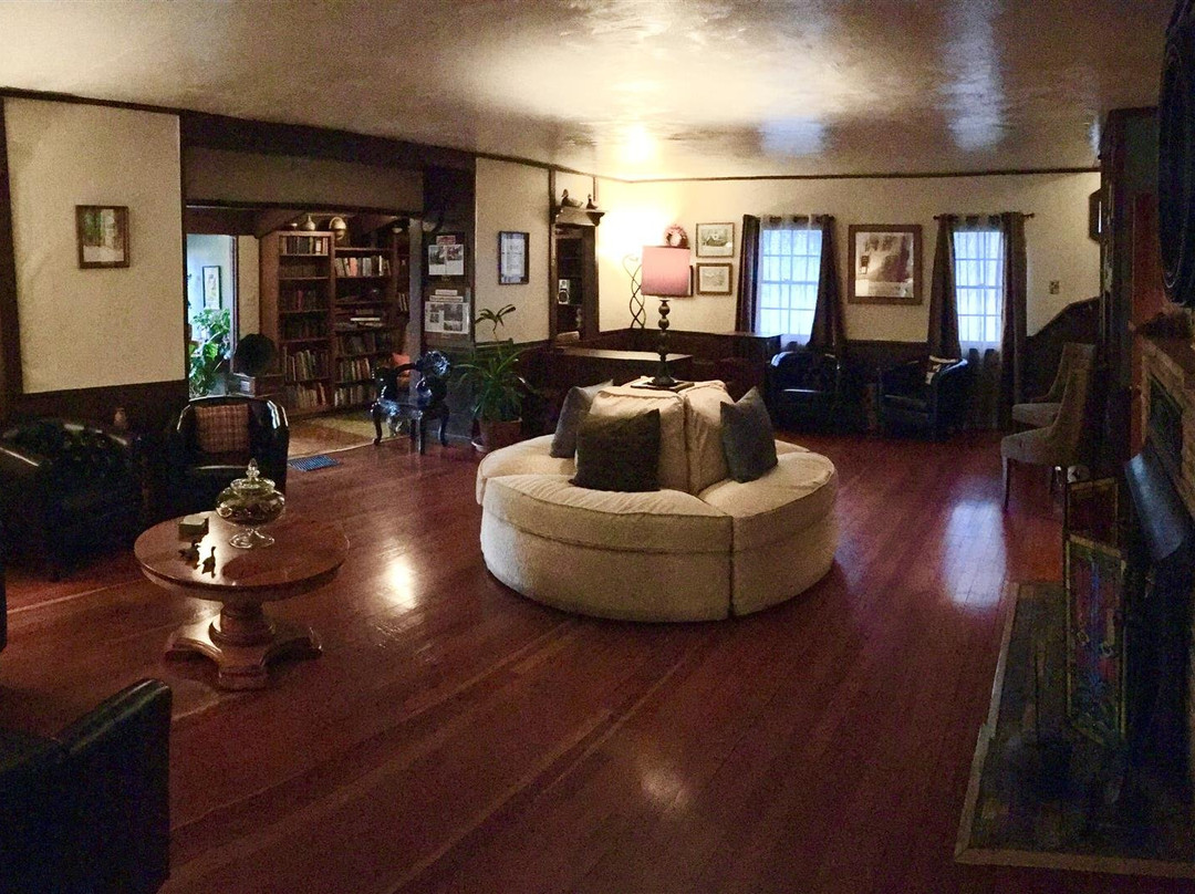 Strawberry Creek Inn主图