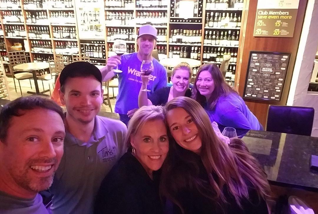 Christmas餐馆和美食-Tim's Wine Market