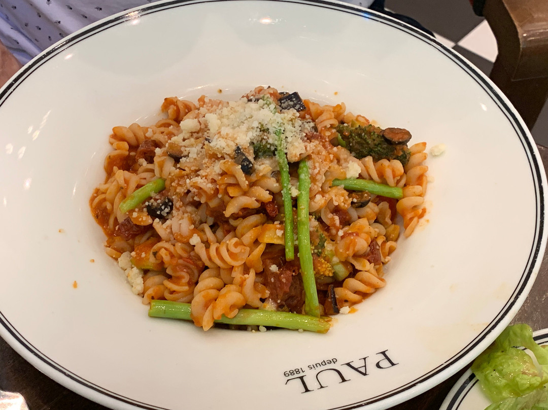 Al Daayen餐馆和美食-Paul Bakery & Restaurant