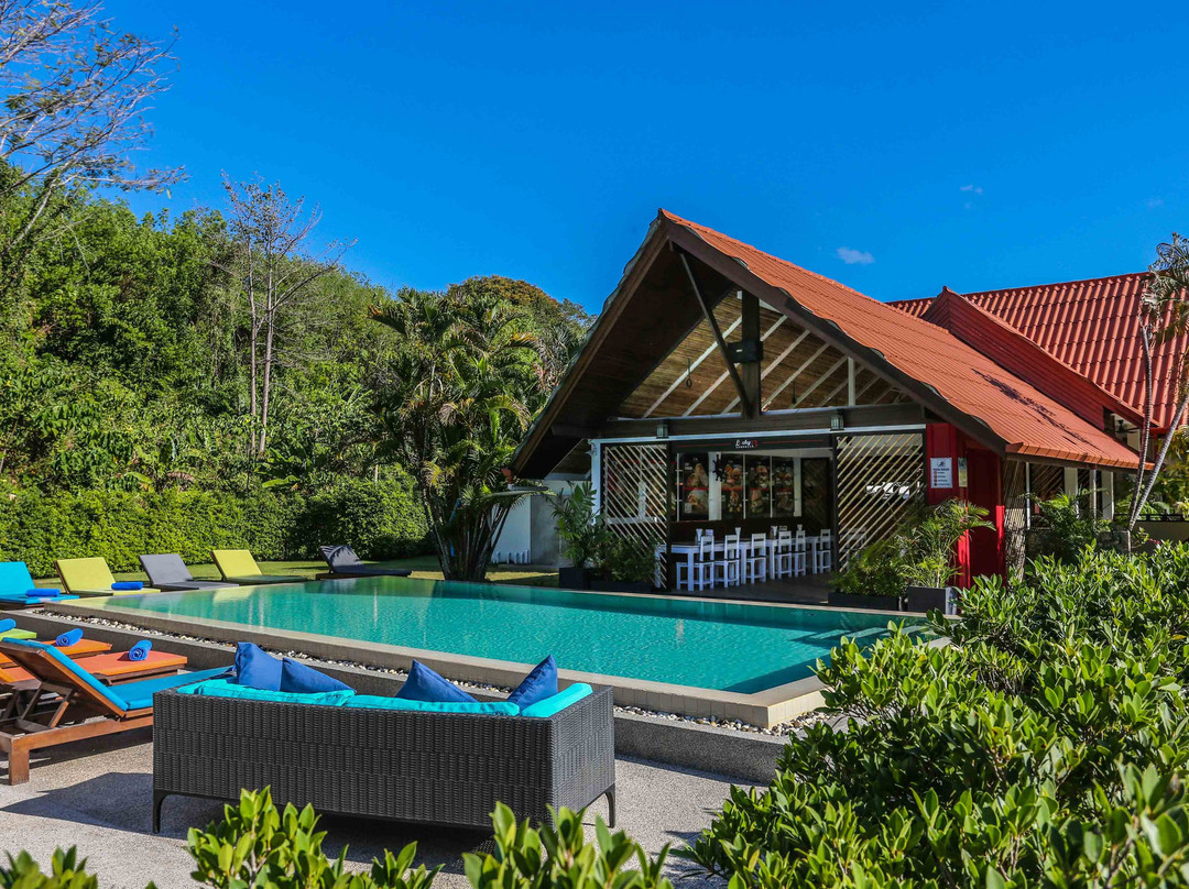 奈函海滩度假酒店主图