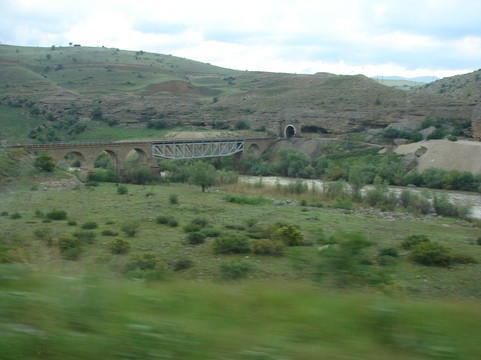 Acemoglu Koprusu Sehitler Anıtı-Erzincan必去景点