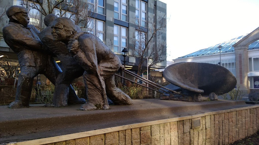 Men of the Clyde Statue-Greenock必去景点