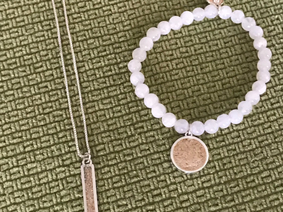 Limin' Boutique-West End Village必去景点