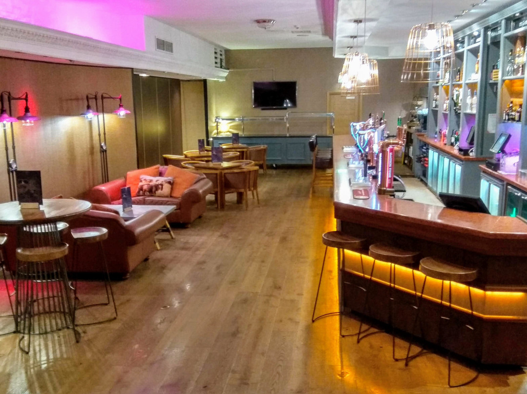 斯特拉黛公园酒店主图