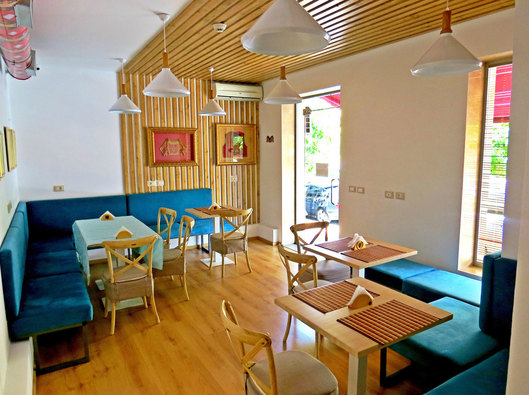 Restaurant Natyr Albania