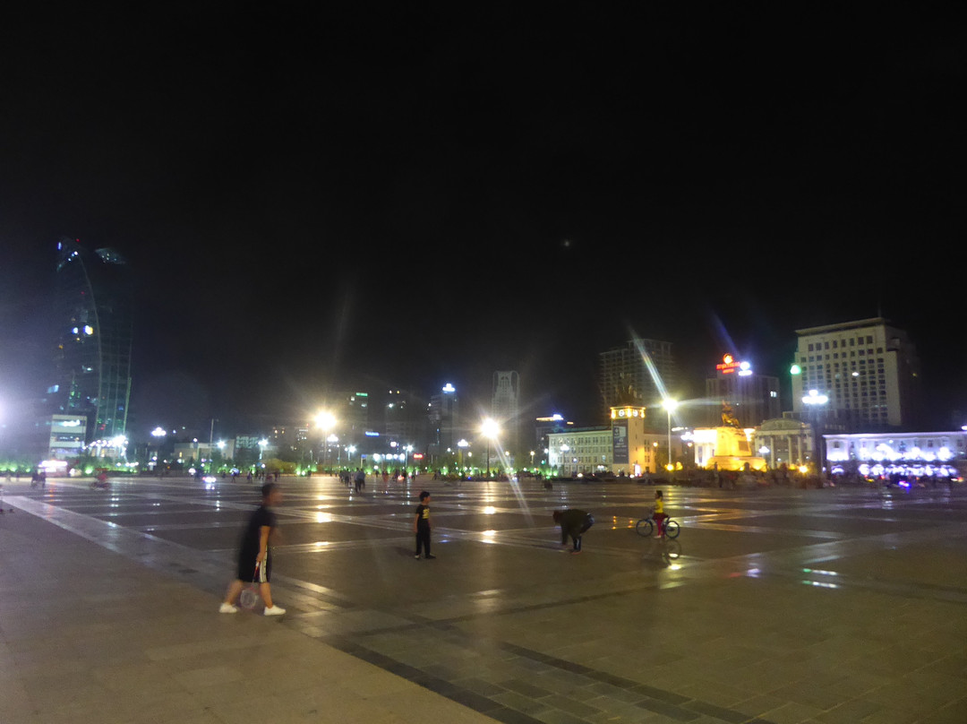 Sukhbaatar Square景点图片