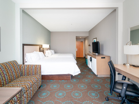 钦科蒂格滨海欢朋套房酒店主图