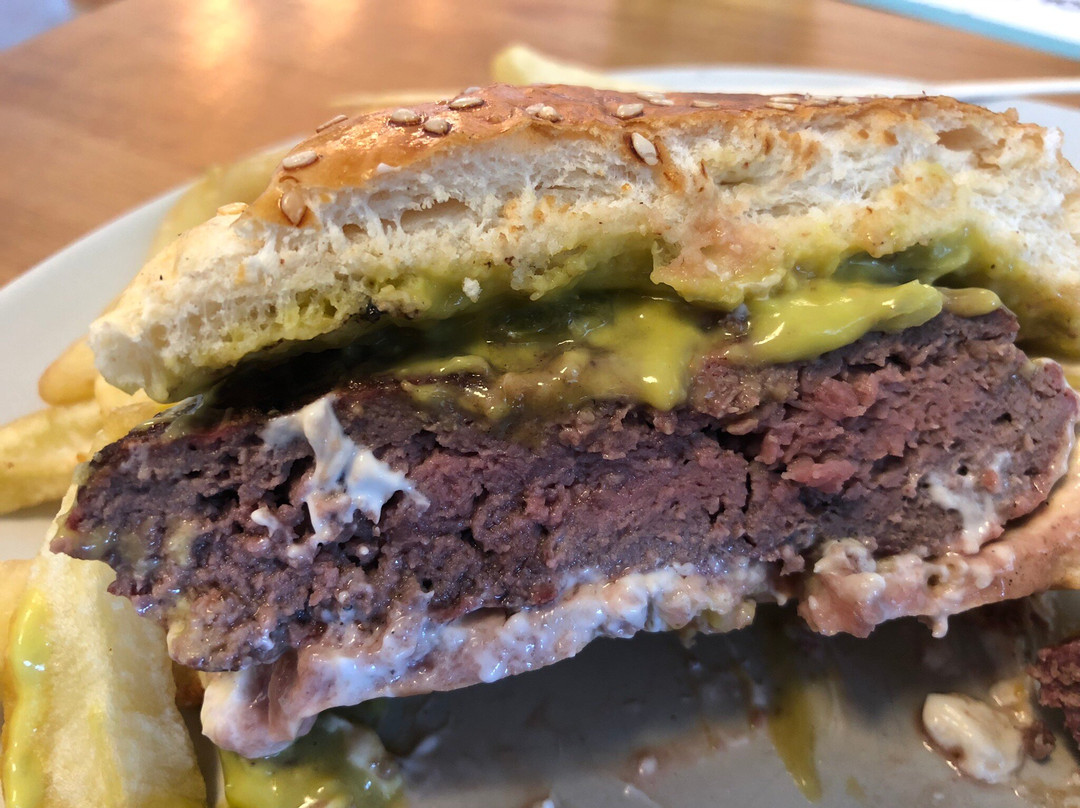 Rompeolas Arenillas Beach Bar