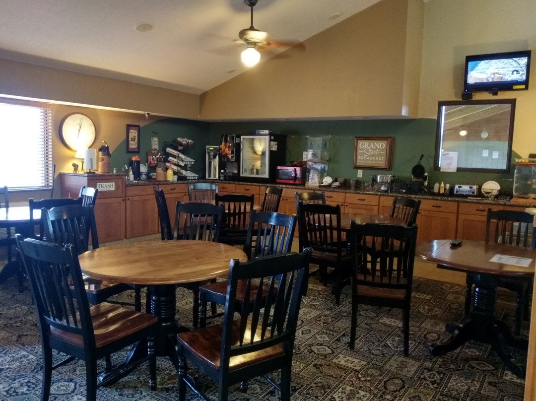 Madelia Hotel & Suites主图