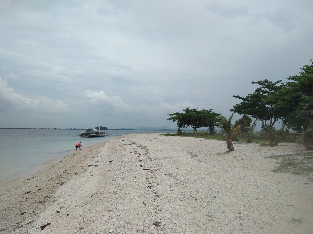 Olotayan Island景点图片