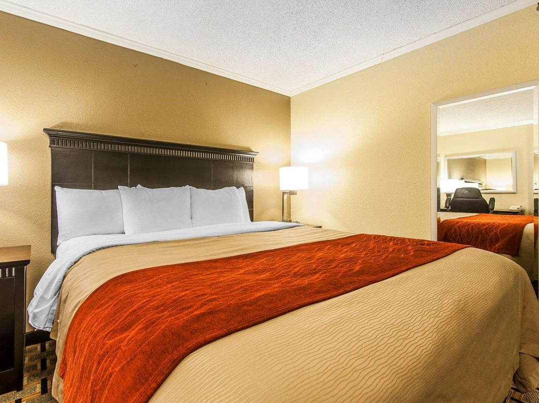 Best Western Plus Cleveland Inn & Suites主图