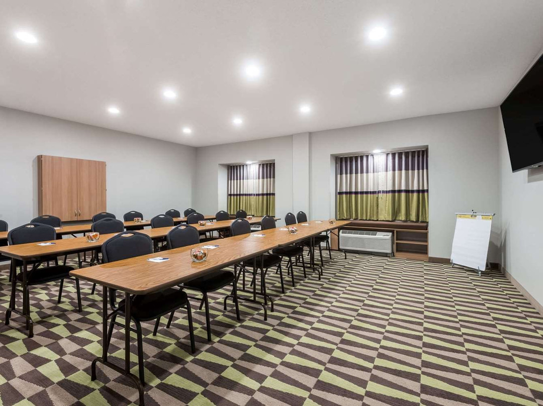 Microtel Inn & Suites by Wyndham New Martinsville主图