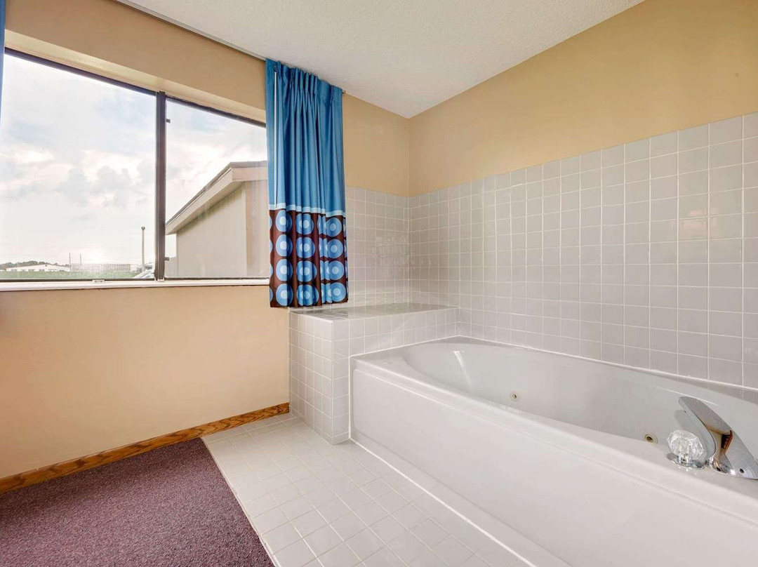 Hotel Pommier Chariton主图