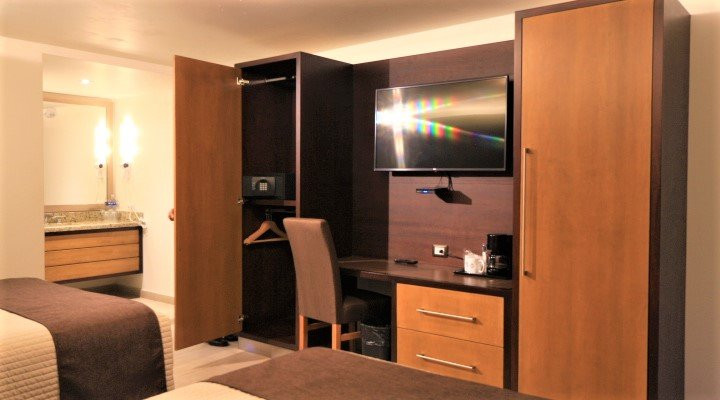 Hotel La Pinta主图