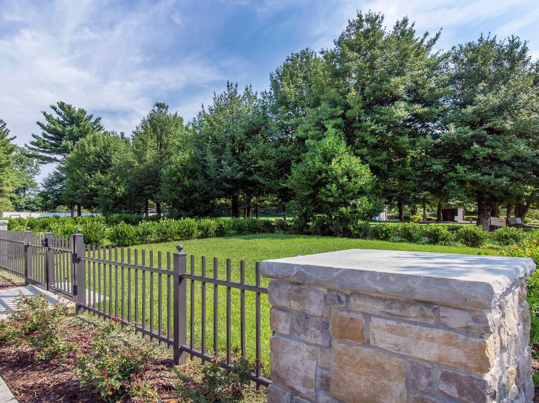 National Funeral Home and Memorial Park-福尔斯彻奇必去景点