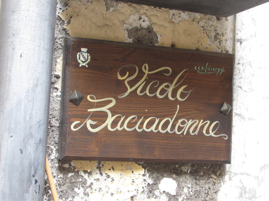 Vicolo Baciadonne
