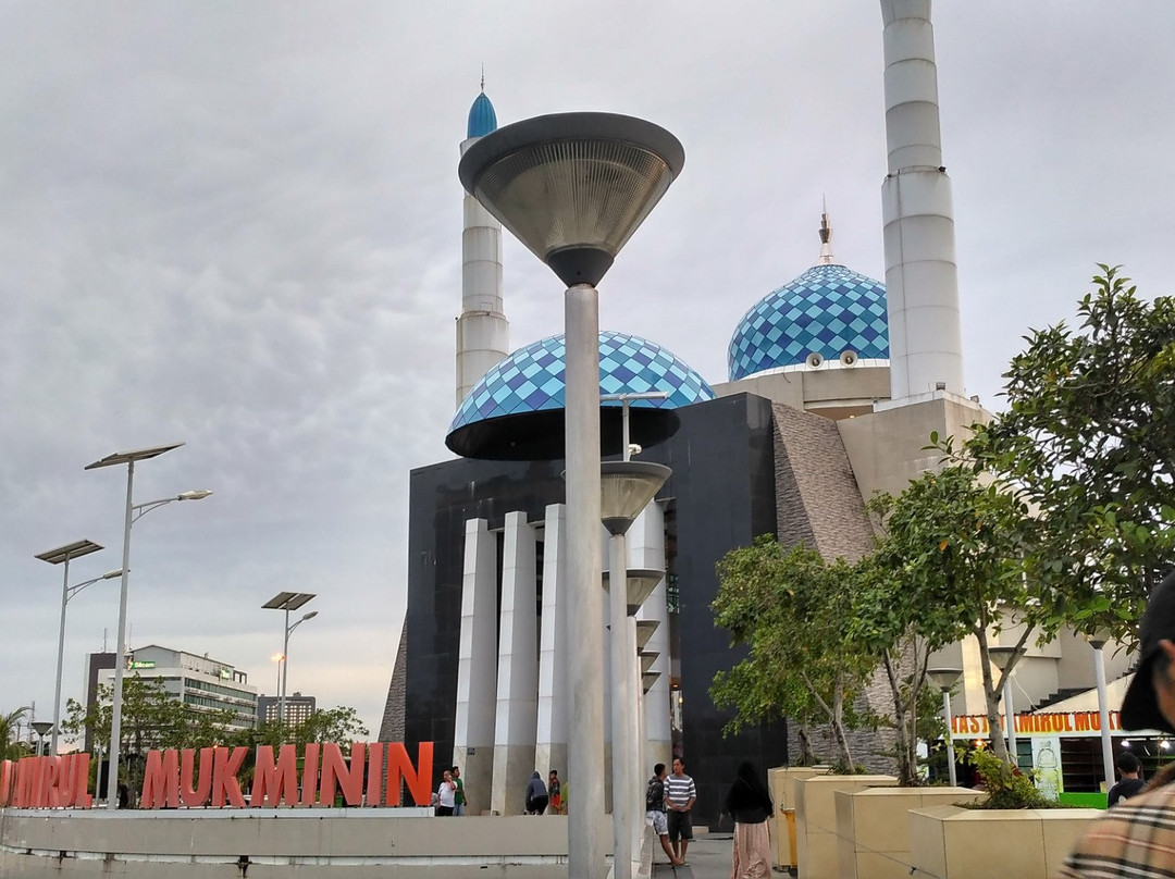 Al Fatih Al Anshar Mosque景点图片
