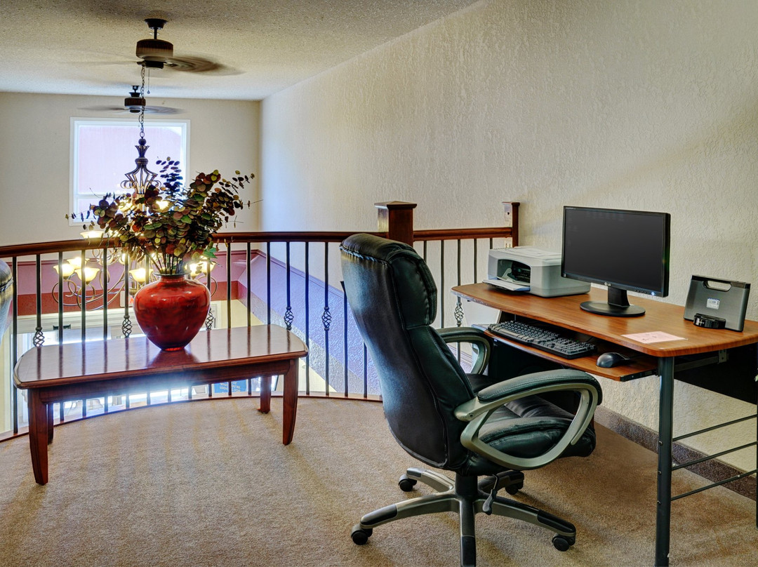 Lakeview Inns & Suites - Chetwynd主图