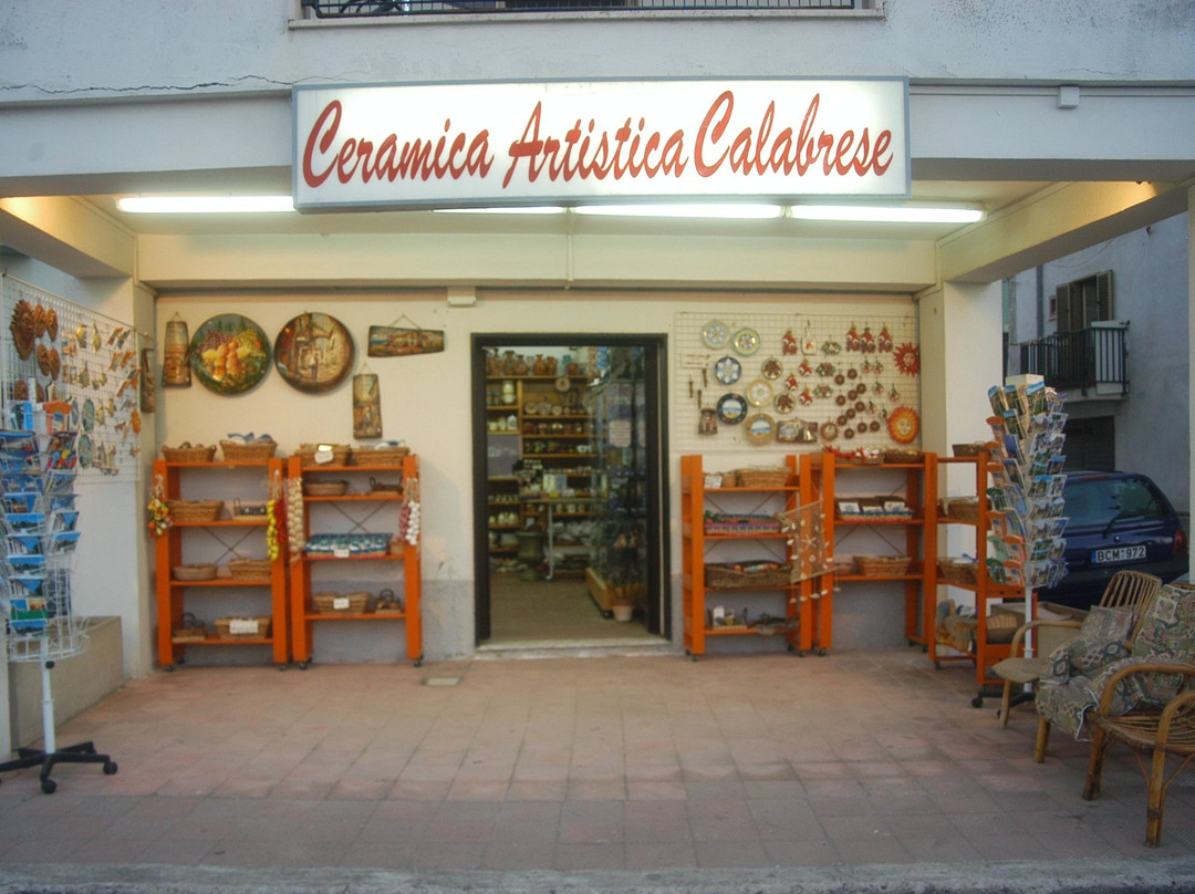 Ceramica Artistica Calabrese di Renda Ferdinando-Marina Schiavonia必去景点
