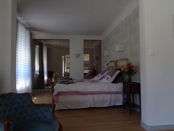 Le Clos Des Mylandes主图