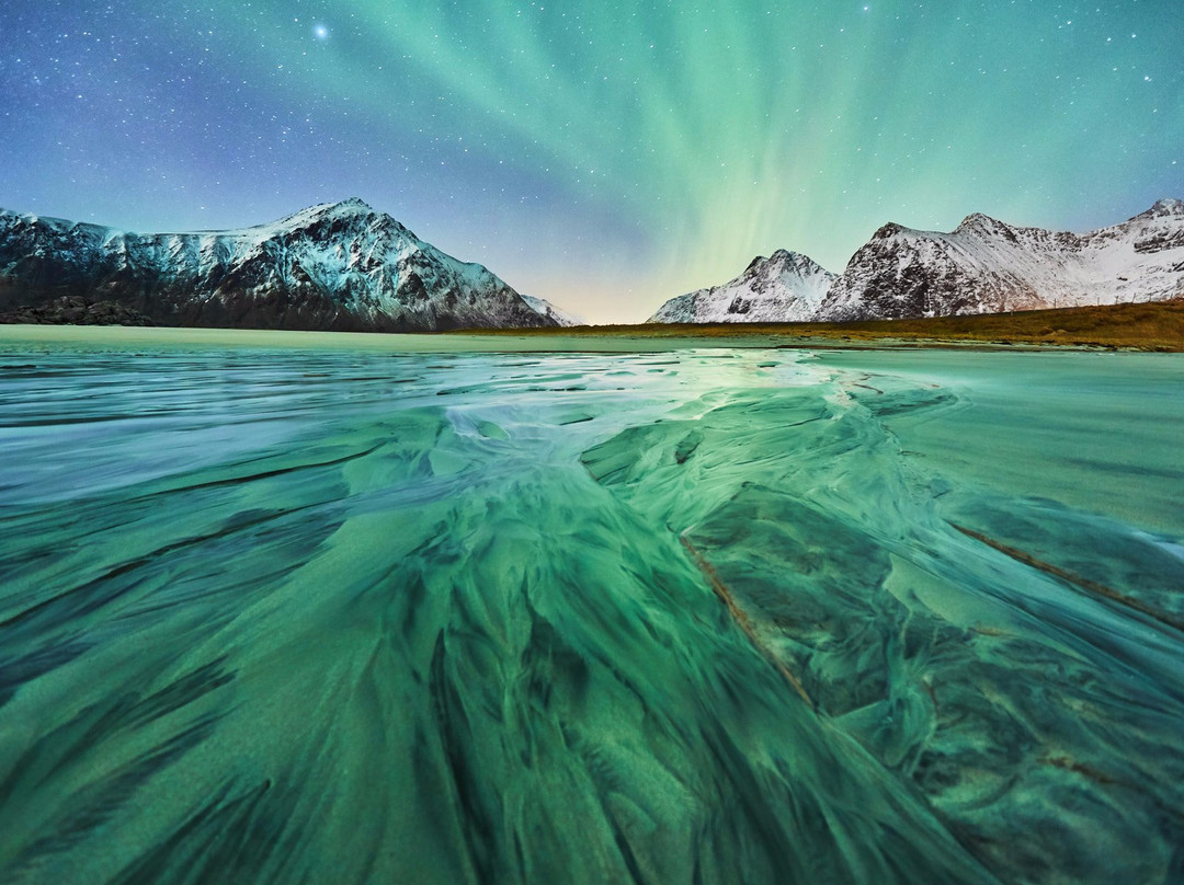 Flakstad Beach景点图片