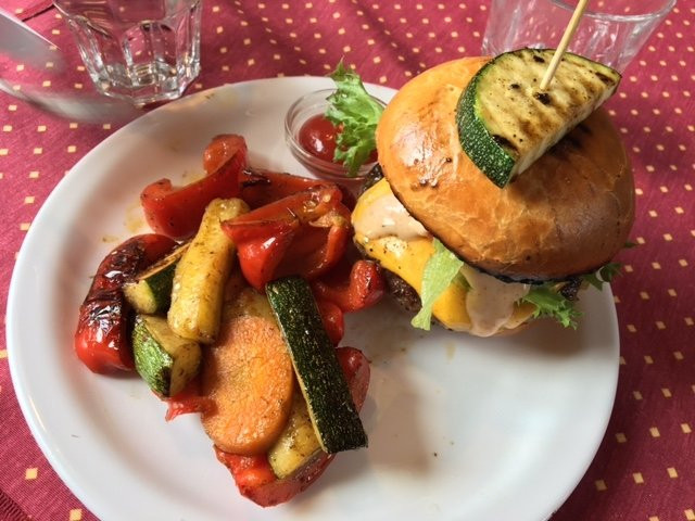 Pukkila餐馆和美食-Cafe & Bistro Kotojärvi