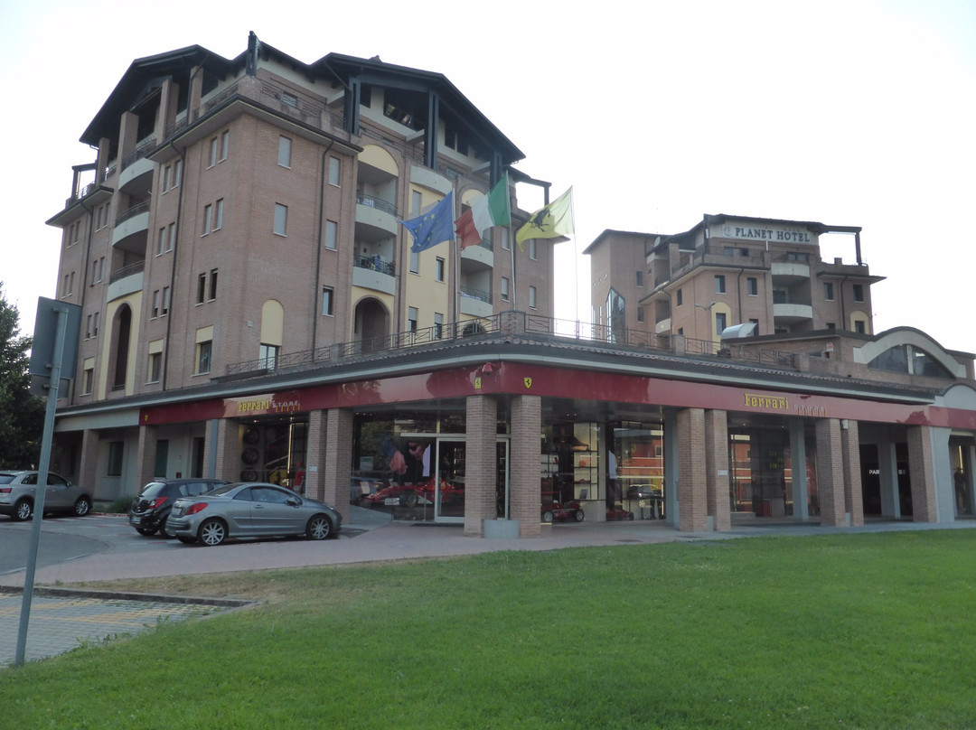 菲奥拉诺莫德内塞酒店住宿-星球酒店