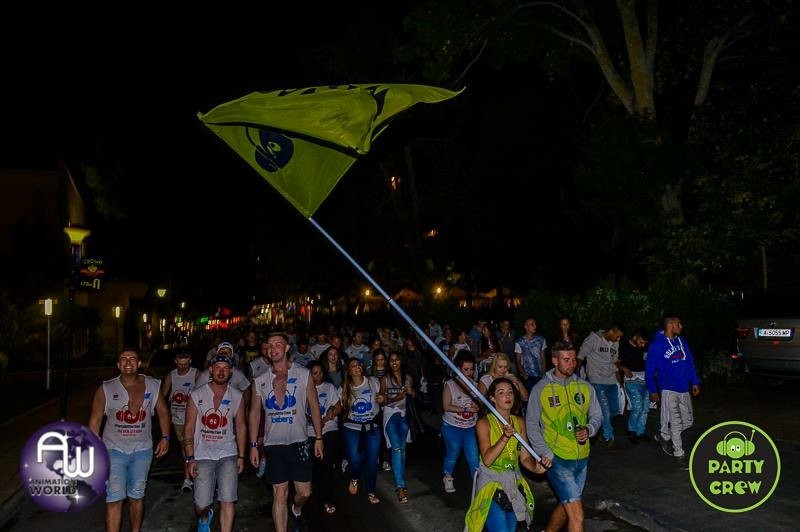 Party Crew!-晴滩必去景点