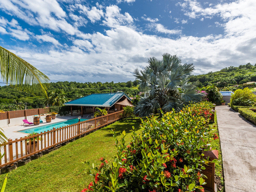 Makare Lagoon Club