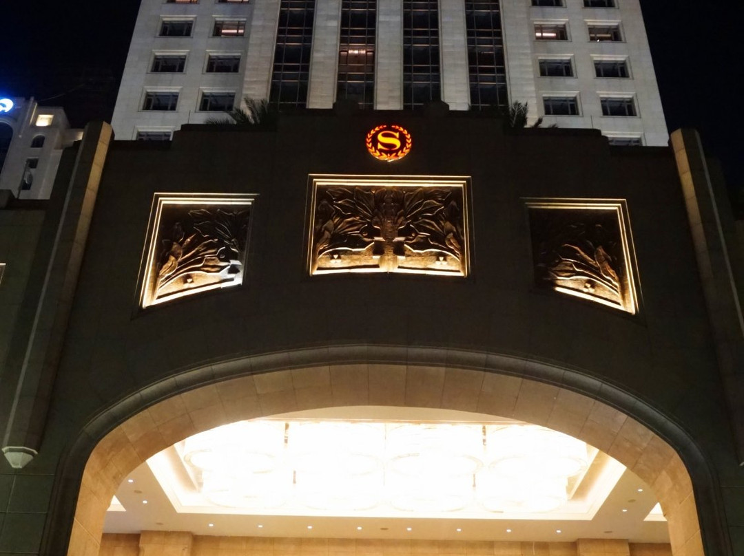 猛狮凯莱酒店主图