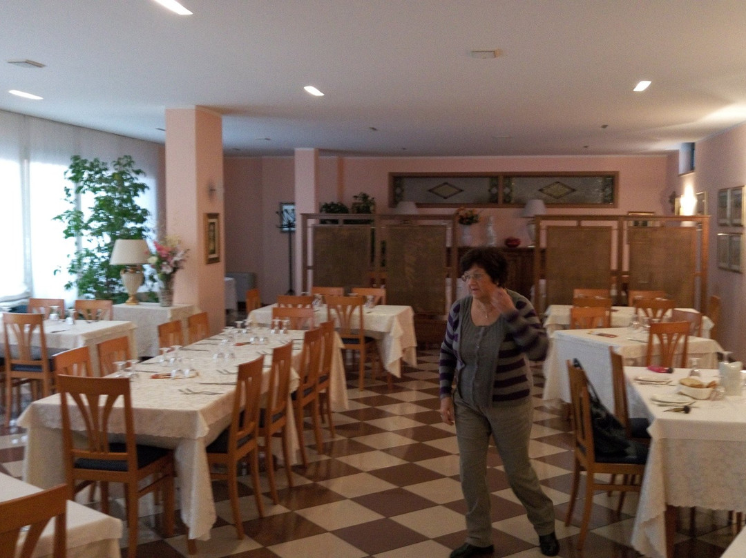 Cassola酒店住宿-艾巴沙内洛餐厅酒店