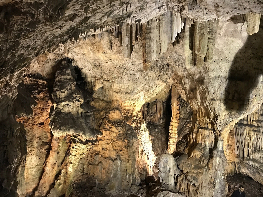 Villanova Tulo旅游景点-Grotte di Is Janas