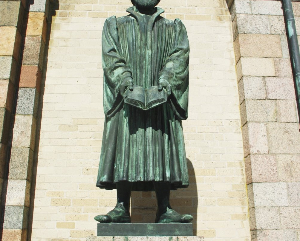 Statue Hans Tausen景点图片