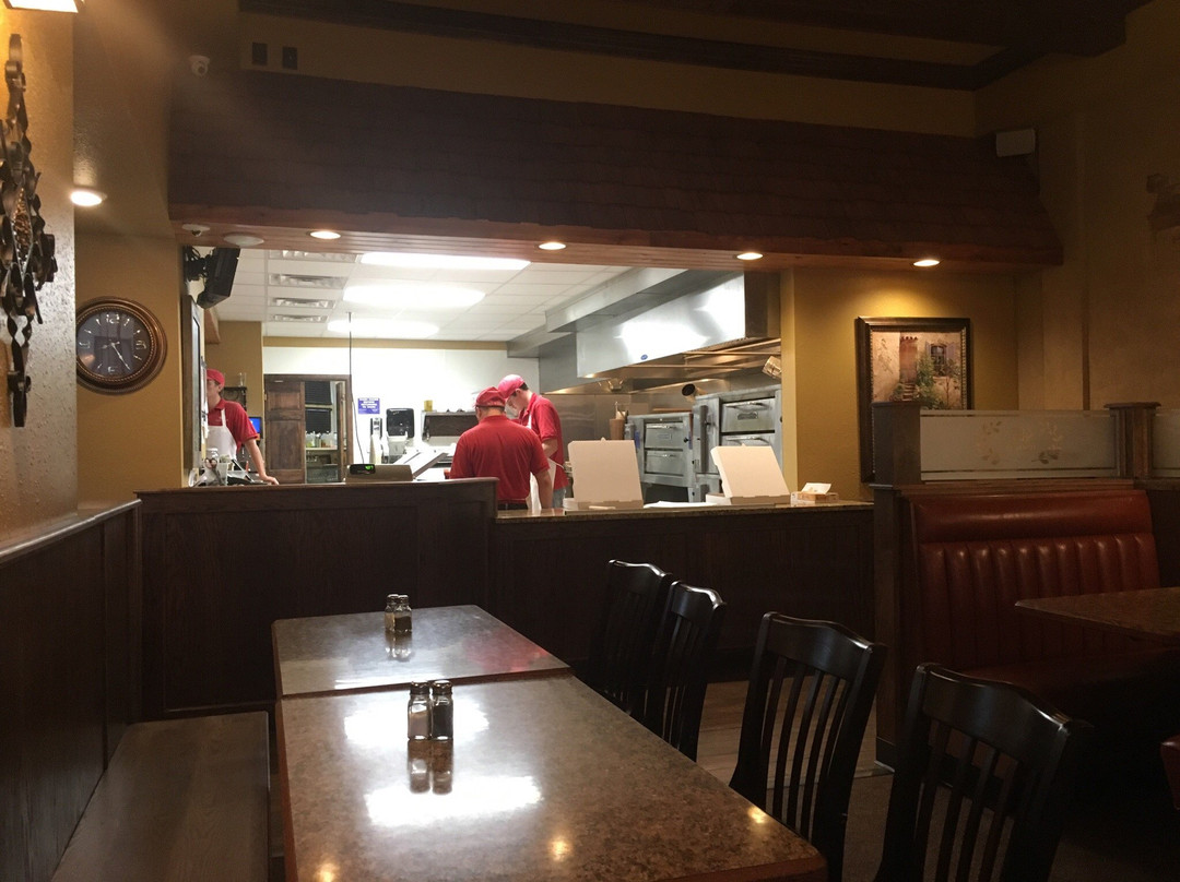 Whitewater餐馆和美食-Gus' Pizza Palace