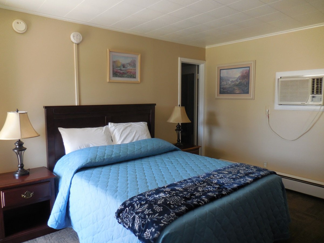 Lamplighter Motel主图