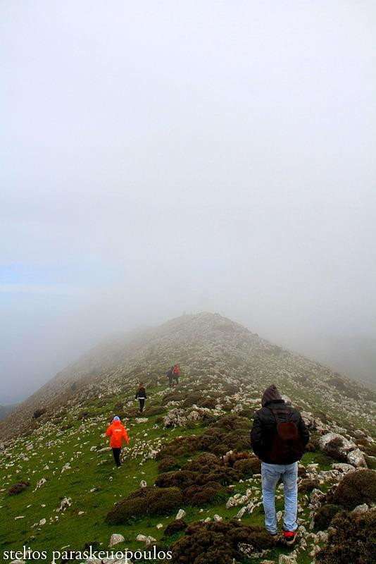 Climbing The Sword Mountain景点图片