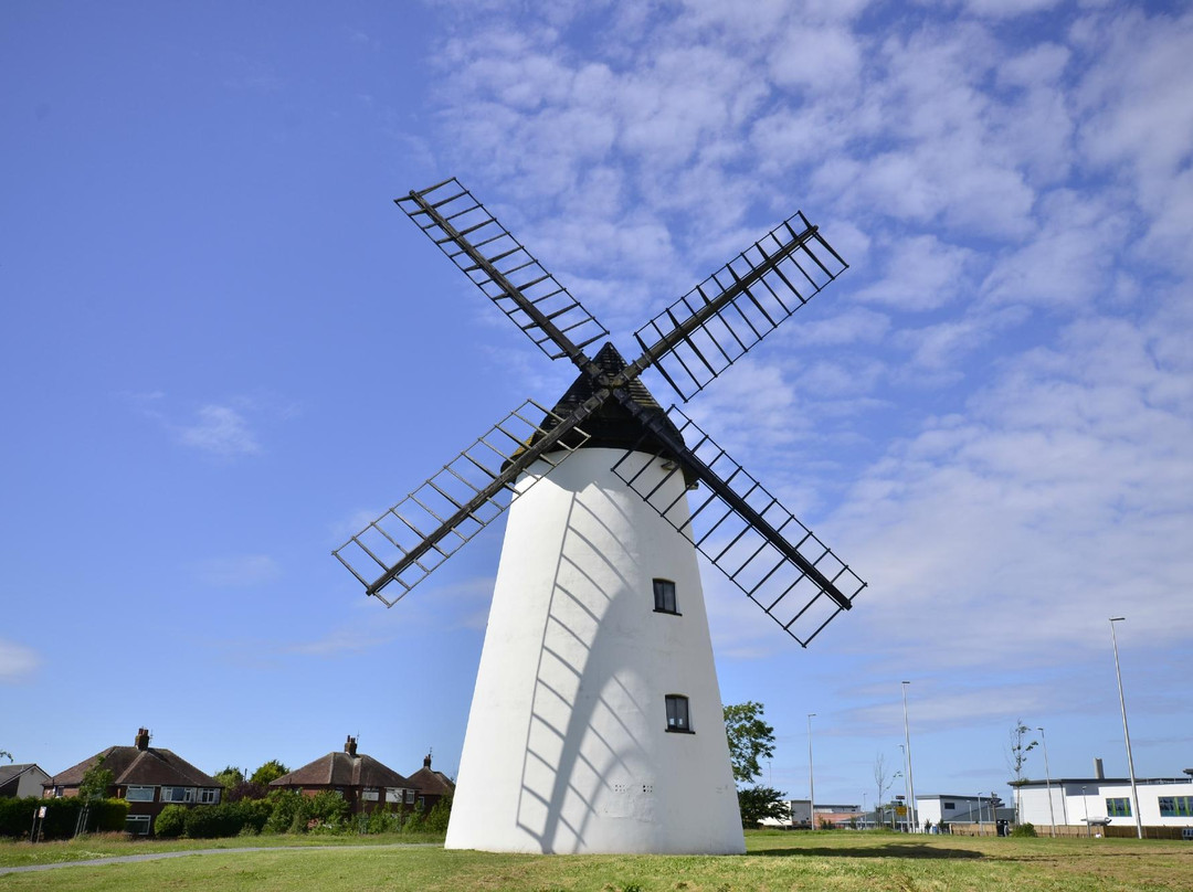 Little Marton Windmill-黑潭必去景点