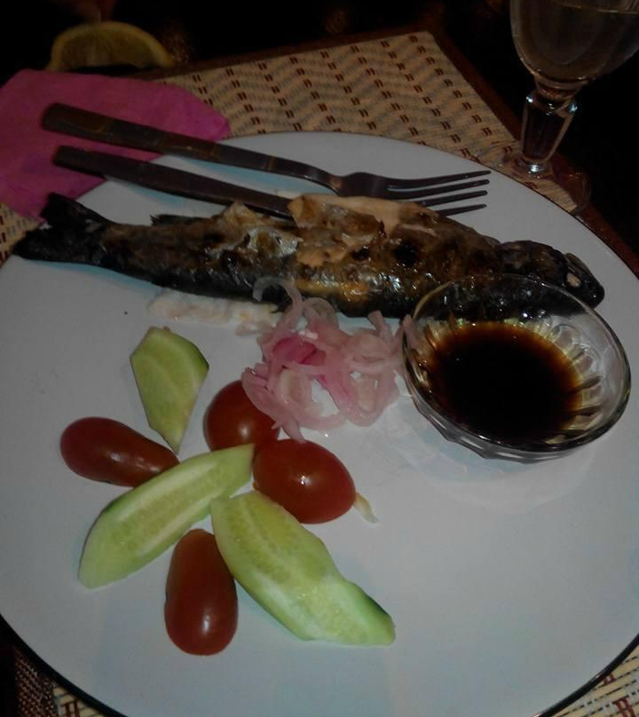 Petropavlovka餐馆和美食-Khneli Suneli