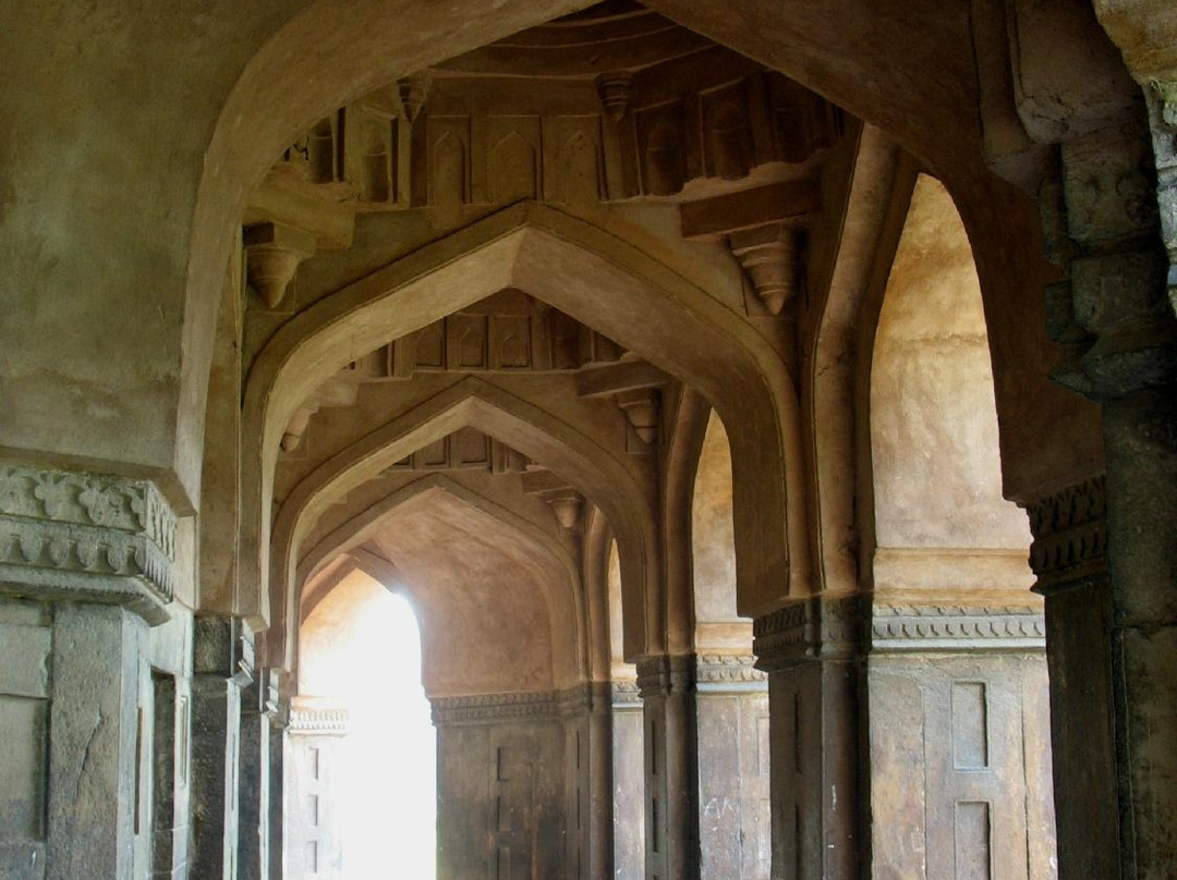 Tomb of Hasan Khan Sur-Sasaram必去景点