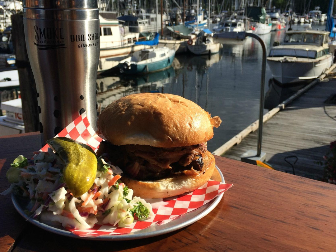 阳光海岸餐馆和美食-Smoke On The Water BBQ Shack