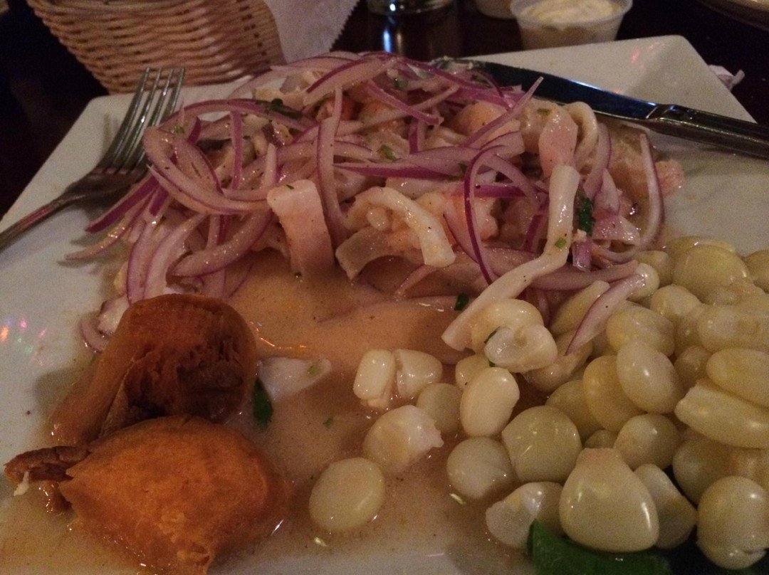 La Perla Seafood Bar & Grill