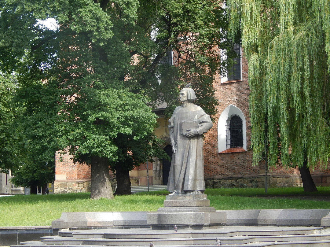 Yuriy Drohobych Monument-Drohobych必去景点